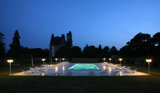 Chateau De Montbraye